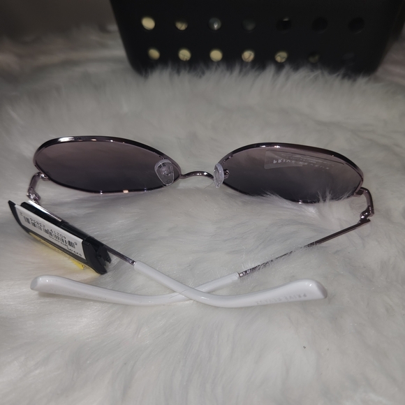 Prive Revoux Stylish  Sunglasses - Picture 5 of 7